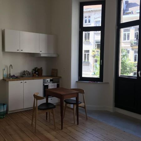Charming Studio In The Heart Of Saint-Gilles Brussels Exterior photo